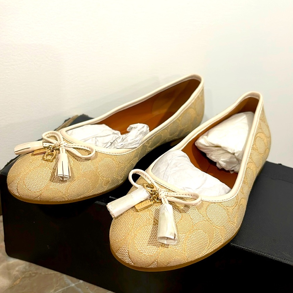 Coach flats! Brand new! Size 8.5